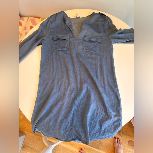 Joie chambray long sleeved dress with front pockets size M - Picture 2 of 8